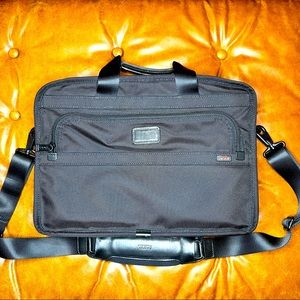 TUMI briefcase / shoulder bag.